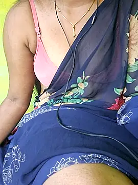 Tamil_hot_leena Adlı Modelin Canlı XXX Sohbeti