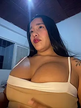 mis-violetha Adlı Modelin Web Kamerası Şovu