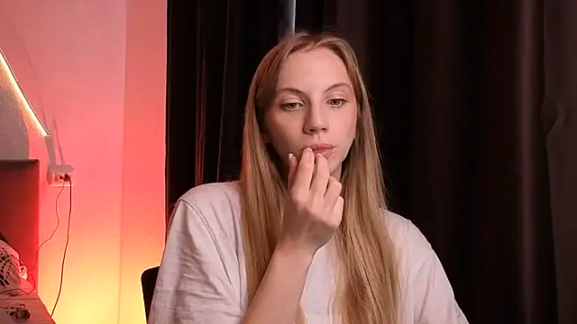XXX chat uživo modela mia_silkk