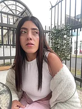 ElectraPink_ Show in webcam