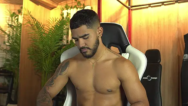 Show modela Reik_Vonn na web-kameri