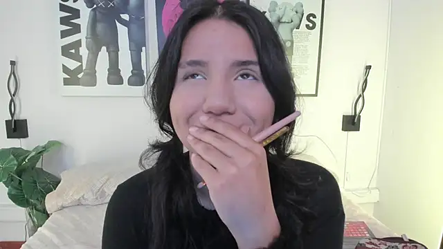 HollyPeach XXX чат на живо