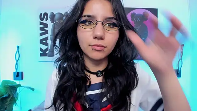 دردشة HollyPeach الجنسية المباشرة