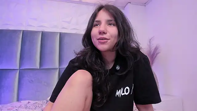 HollyPeach Live XXX-Chat