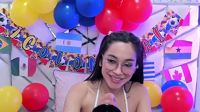 GabbieSkinny live XXX chat