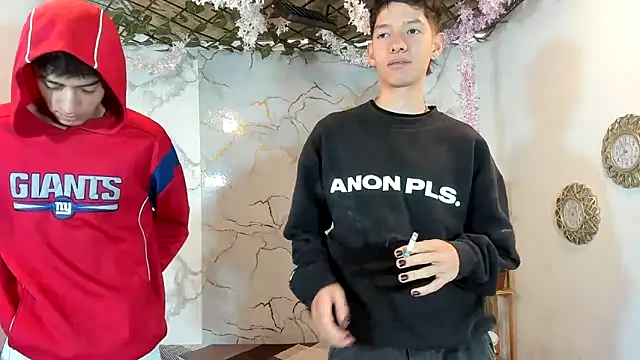 heyy_noah11 Adlı Modelin Web Kamerası Şovu