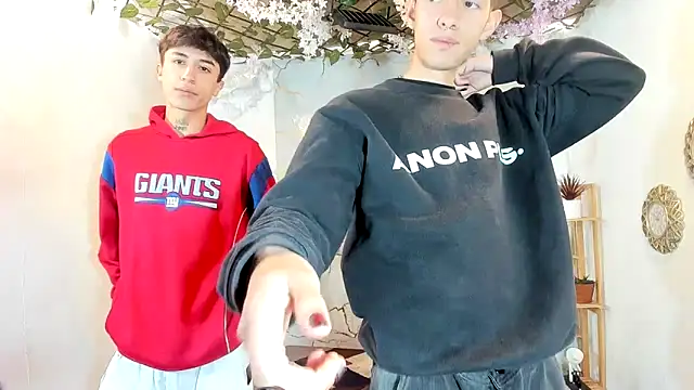 heyy_noah11のウェブカメラショー