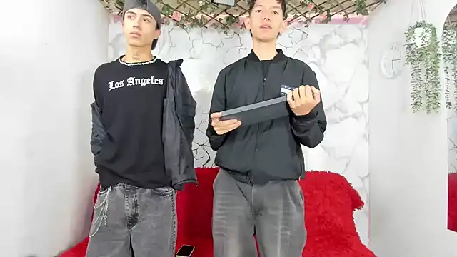 heyy_noah11 Adlı Modelin Web Kamerası Şovu