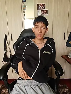 XXX chat uživo modela heyy_noah11