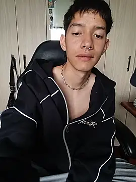 heyy_noah11 Adlı Modelin Web Kamerası Şovu