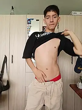 heyy_noah11 Adlı Modelin Web Kamerası Şovu
