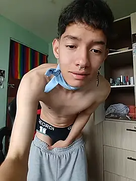 heyy_noah11 Show Webcam
