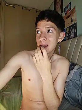 heyy_noah11 Pertunjukan Webcam