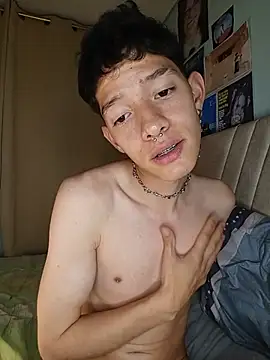 heyy_noah11 Pertunjukan Webcam