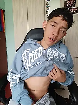 heyy_noah11 Show Webcam