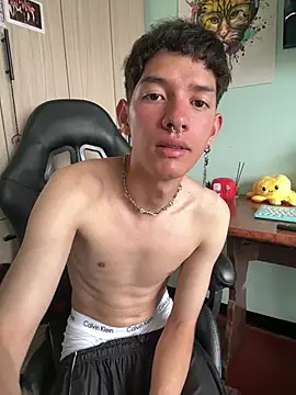 عرض كام heyy_noah11
