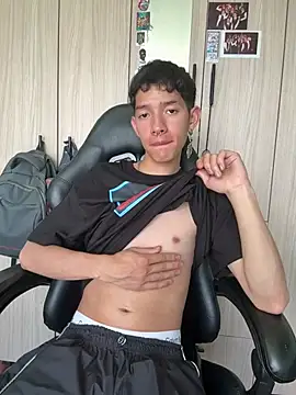 Show de heyy_noah11 na webcam