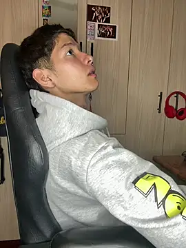 heyy_noah11 – webcam-show
