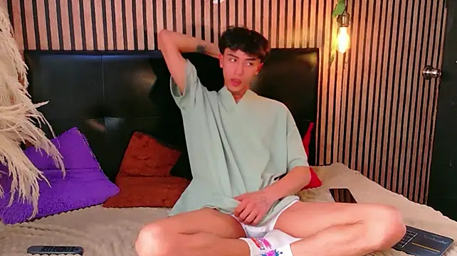 heyy_noah11 Show Webcam