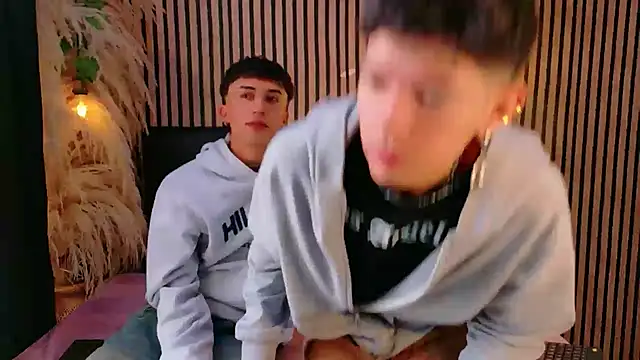 heyy_noah11's Webcam Show
