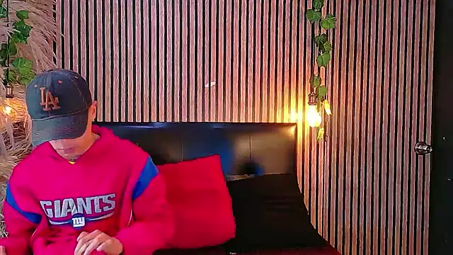 heyy_noah11 Webcam Show