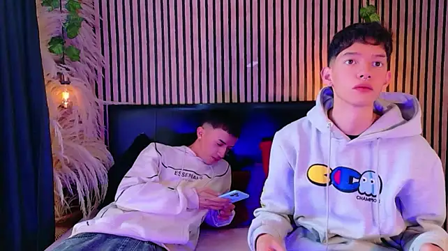 heyy_noah11 Adlı Modelin Web Kamerası Şovu