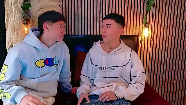 heyy_noah11 Adlı Modelin Web Kamerası Şovu