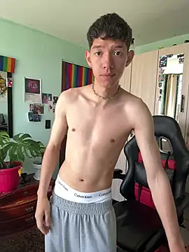 heyy_noah11 Шоу с уебкамера