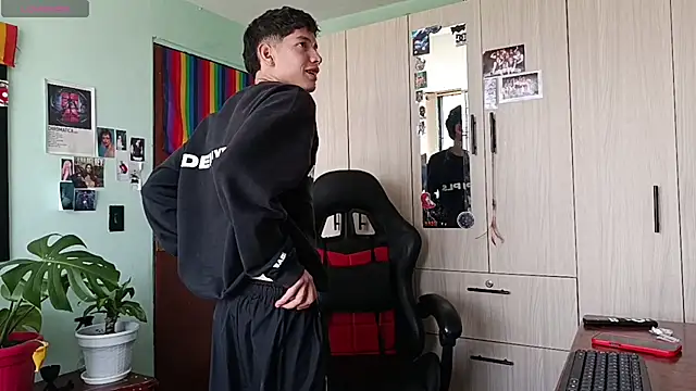 heyy_noah11 webkamerás műsora