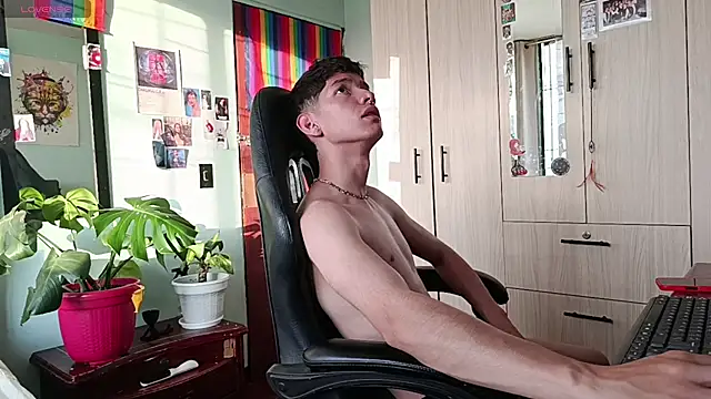 heyy_noah11 Шоу с уебкамера