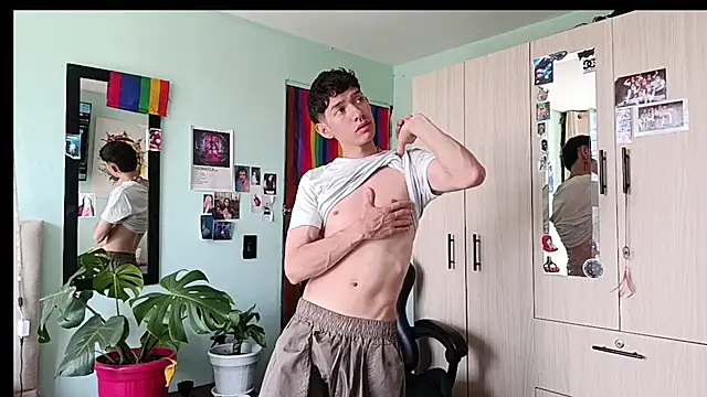 הופעת וובקאם של heyy_noah11