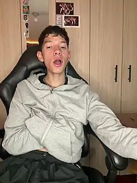 heyy_noah11 Adlı Modelin Web Kamerası Şovu