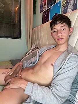 heyy_noah11 webcam show