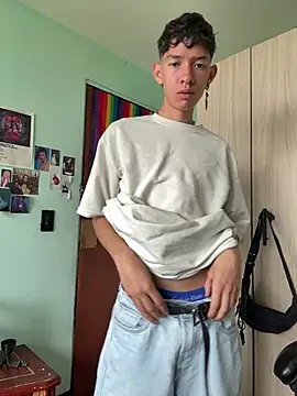 Show modela heyy_noah11 na web-kameri