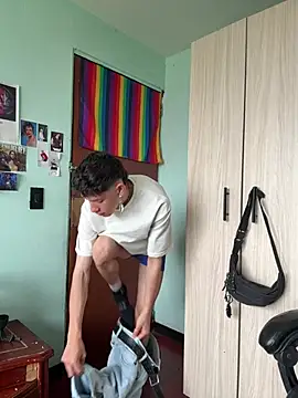 heyy_noah11 webkamerás műsora