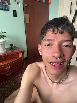 heyy_noah11 – webcam-show