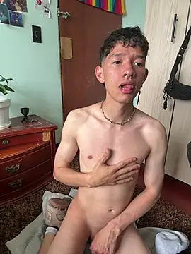 Pokazy przed kamerką – heyy_noah11