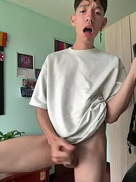 heyy_noah11 Show in webcam