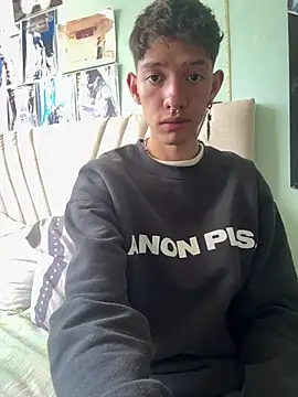 heyy_noah11 webkamerás műsora