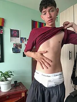 heyy_noah11 Webcam Show