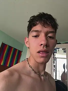 Show modela heyy_noah11 na web-kameri