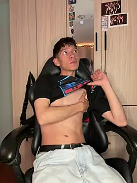 heyy_noah11 Webcam Show