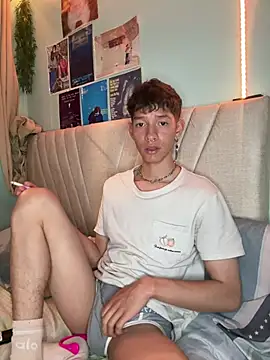 Pokazy przed kamerką – heyy_noah11