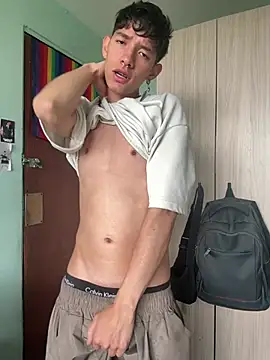 heyy_noah11 Webcam Show