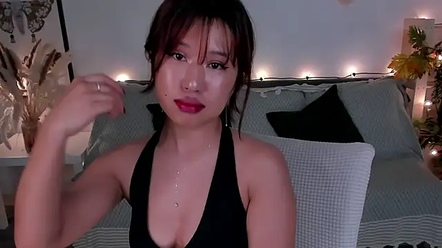 Erika_Kim Chat XXX in diretta
