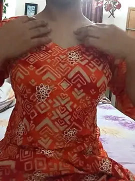 Tanha18n Live XXX chat