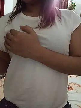 Tanha18 Adlı Modelin Canlı XXX Sohbeti
