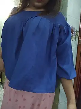 Tanha18 Adlı Modelin Canlı XXX Sohbeti