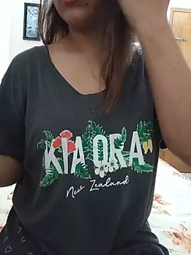 Tanha18 live XXX chat