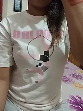 Tanha18 Adlı Modelin Canlı XXX Sohbeti